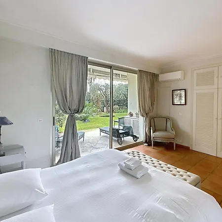 3-bedroom On La Croisette With Garden Appartamento