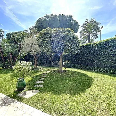3-bedroom On La Croisette With Garden